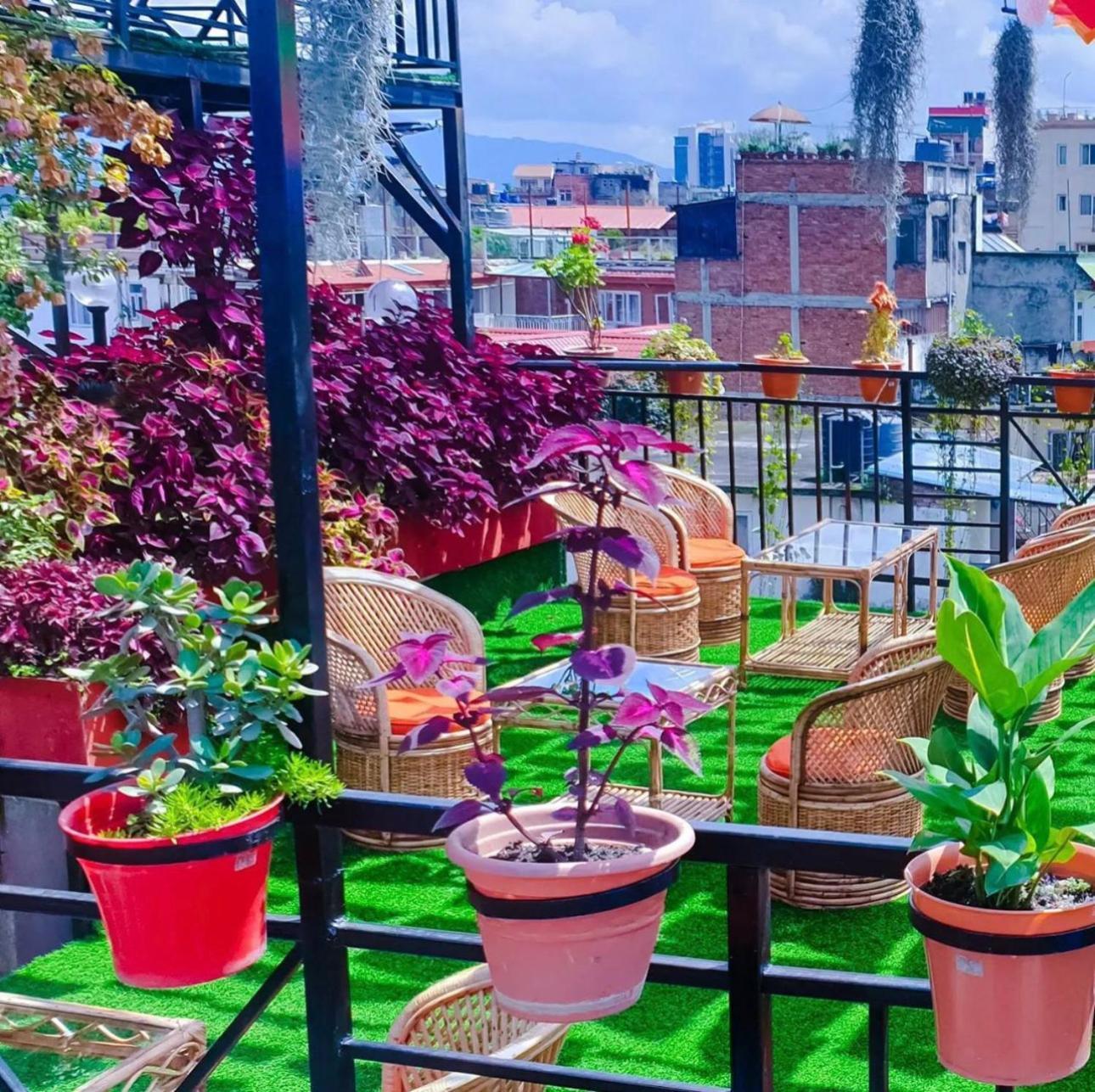 Yog Hostel Katmandu Zewnętrze zdjęcie